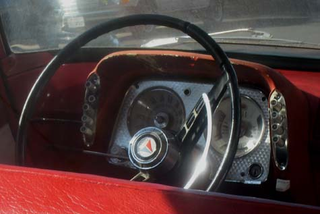 Illustration for article titled 1962 Plymouth Valiant V-200